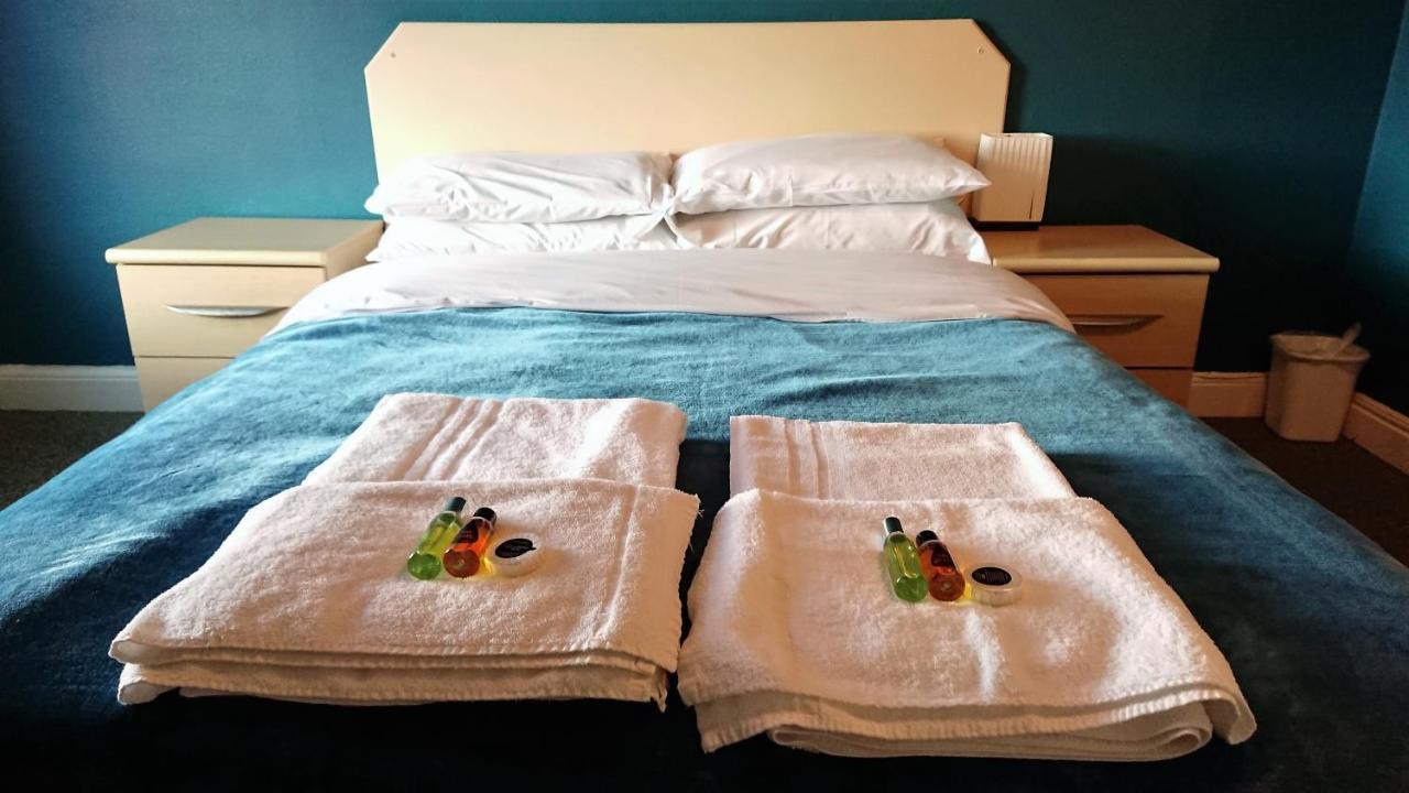 The Wellington Hotel Howden Екстериор снимка