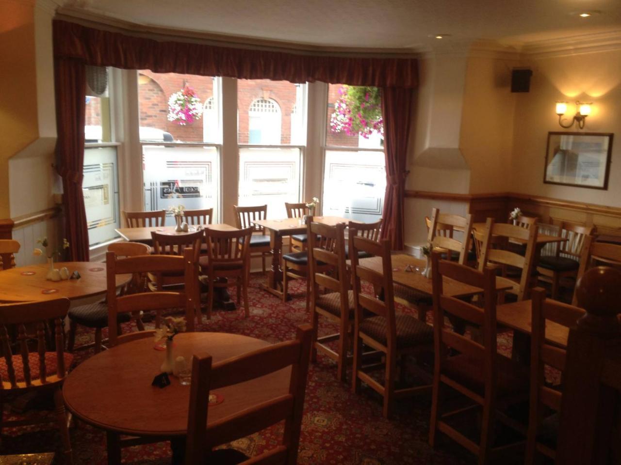 The Wellington Hotel Howden Екстериор снимка