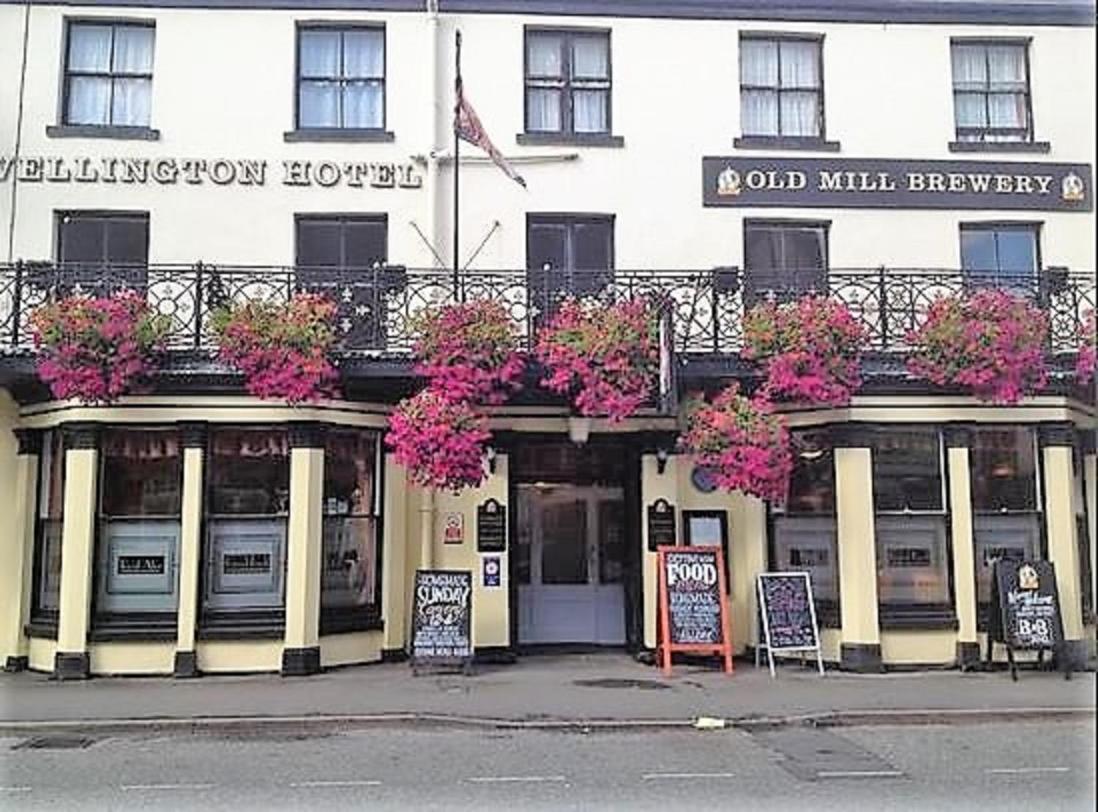 The Wellington Hotel Howden Екстериор снимка
